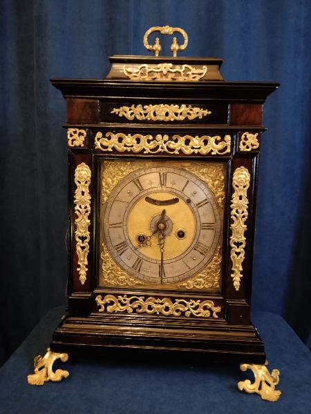 STAROŽITNÉ HODINY - Villa Croce Roma