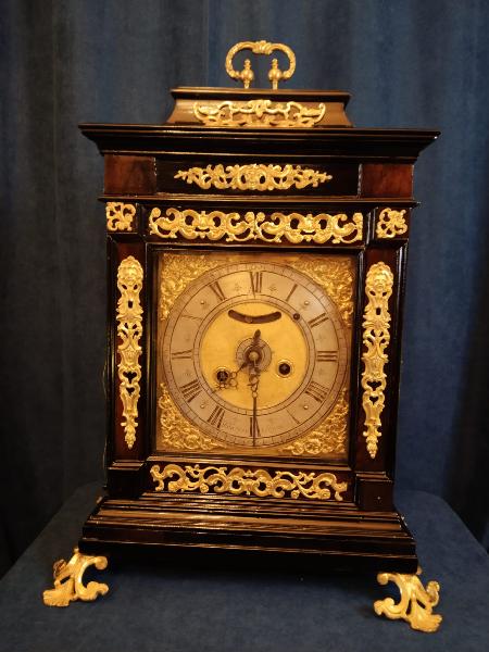 STAROŽITNÉ HODINY - Villa Croce Roma - Obrázek 3