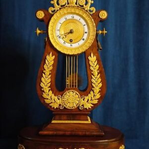 STAROŽITNÉ HODINY - HRACÍ STROJ